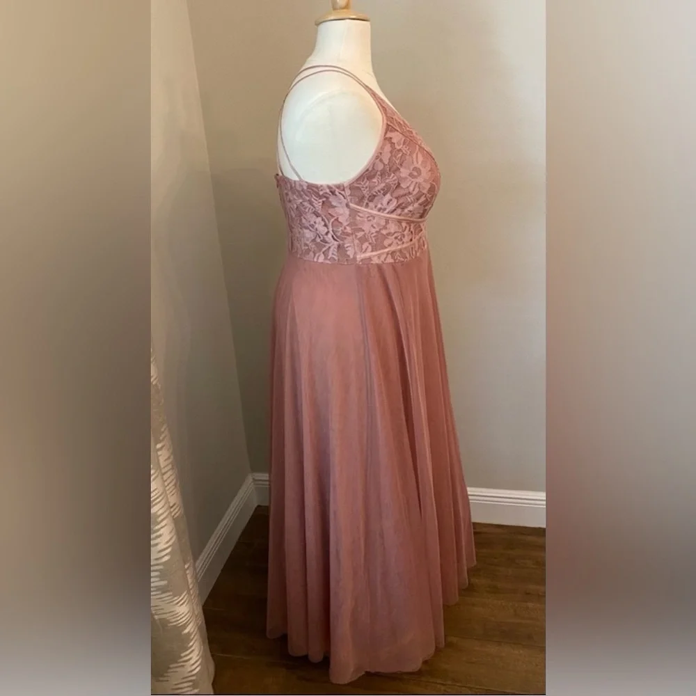 3x Plus Dress 💗 - Picture 3 of 6